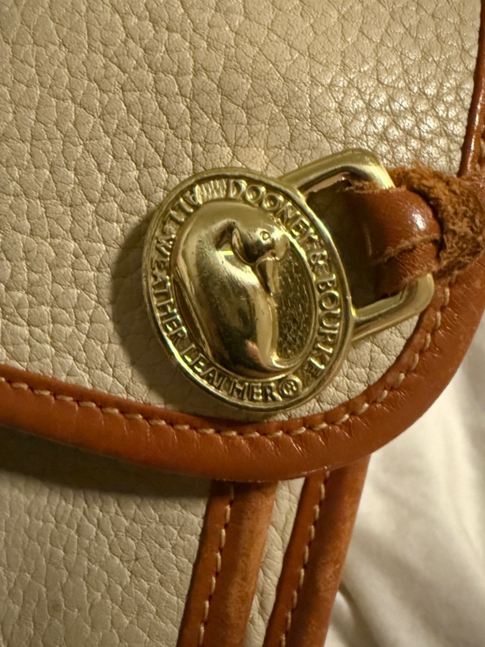 Vintage Dooney & Bourke R125 Bone British Tan All Weather Leather shoulder bag - Picture 8 of 13